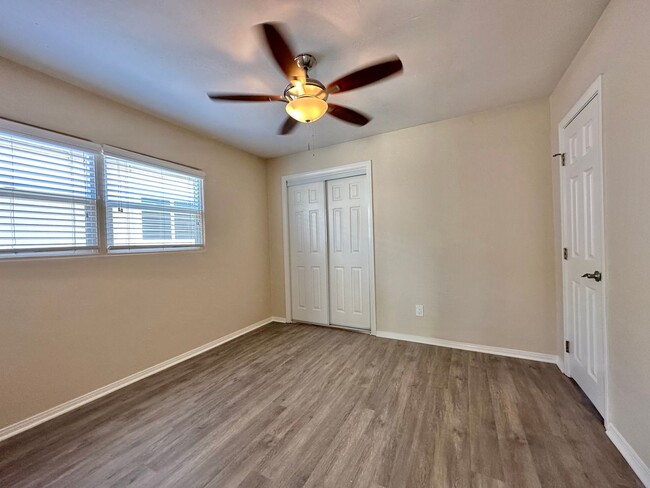 Foto del edificio - 2118-2120 Reed Ave