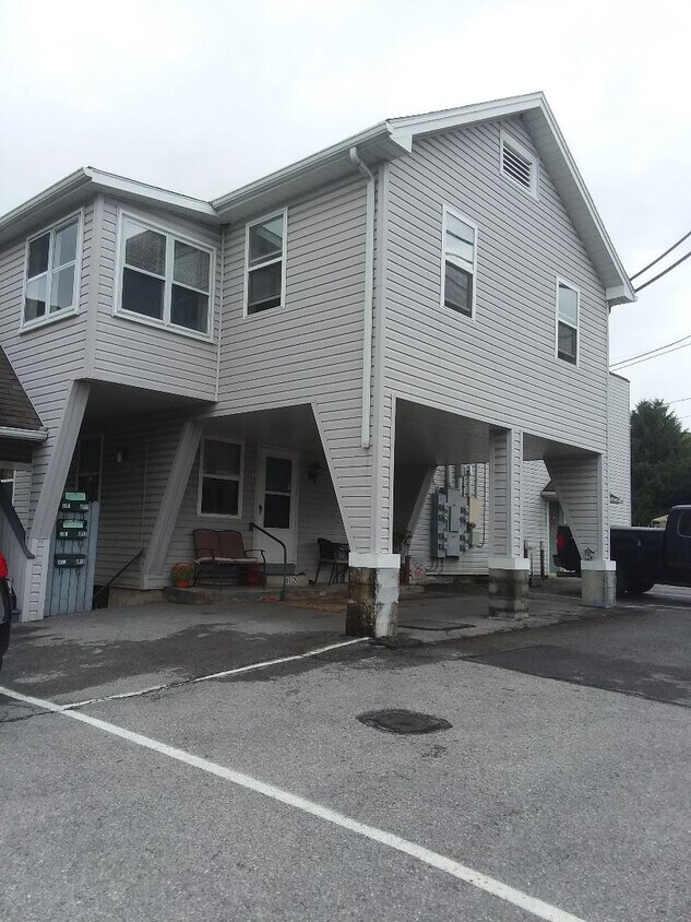 Primary Photo - 501 W Allegheny St