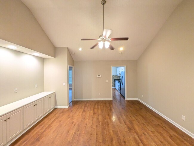 Foto del edificio - 264 Lynbrook Way