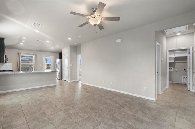 Foto del edificio - 213 Wild Spur Ln