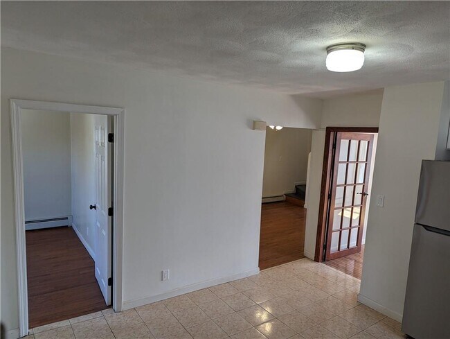 Foto del edificio - 61 Utton Ave