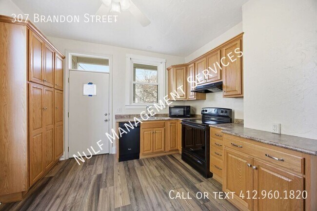 Foto del edificio - 307 Brandon St