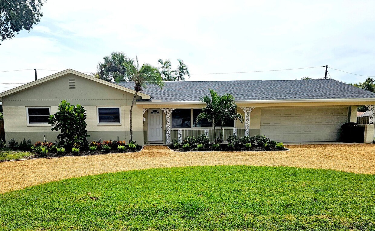 Primary Photo - 3 Bedroom 2 Bath in Riveria Bay of St. Pete