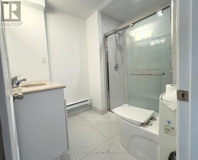 Building Photo - 4992 Mcrae St