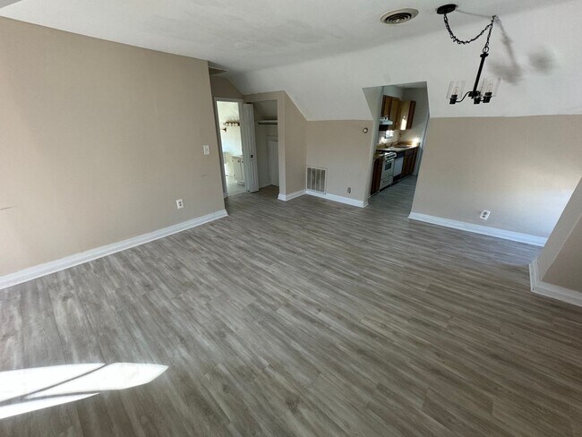 Foto del edificio - 102 N Front St, 3rd Fl, New Freedom PA 17349