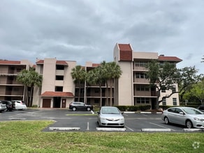 Building Photo - 1920 Sabal Palm Dr