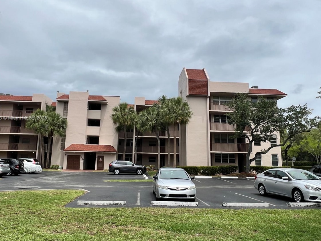 Foto principal - 1920 Sabal Palm Dr