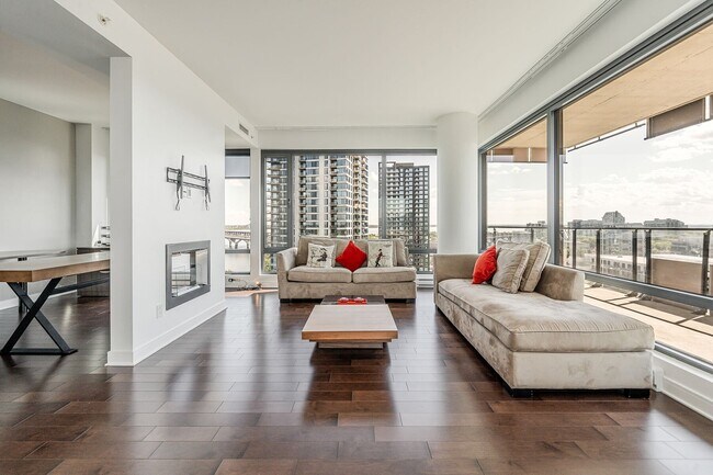 Building Photo - 199 Rue de la Rotonde