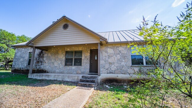 Building Photo - Bulverde Gem for Lease