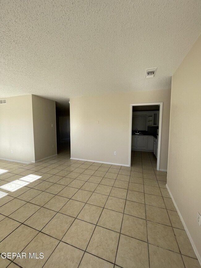 Foto del edificio - 4917 Ajax Ct