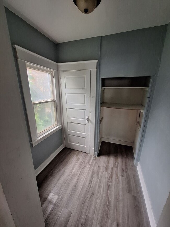 Building Photo - 3 br, 1.5 bath House - 709 Cascade Street