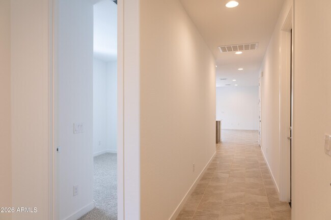 Foto del edificio - 17124 W Swayback Pass