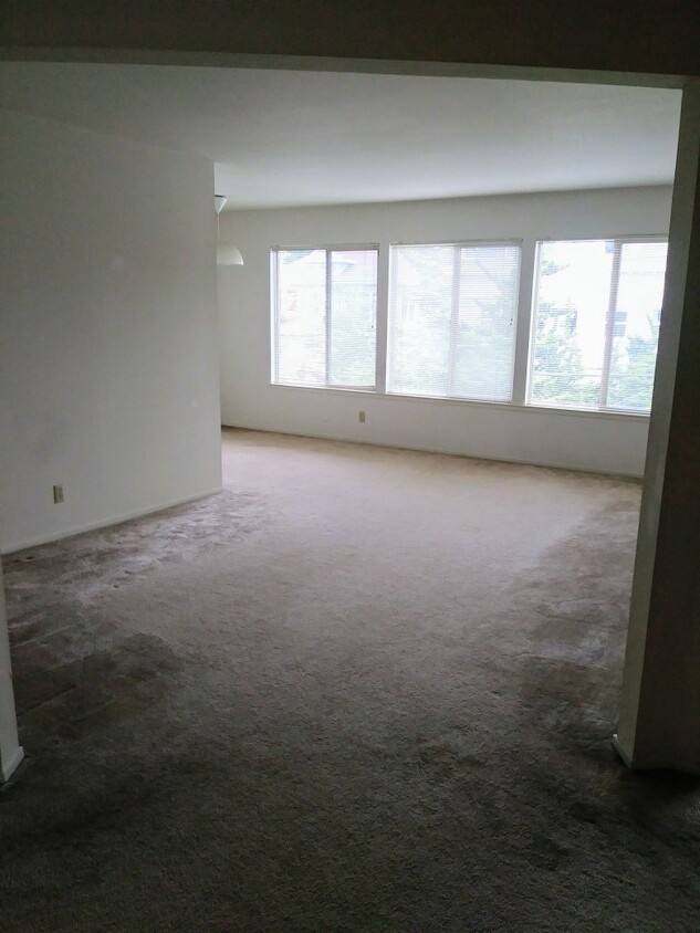 Primary Photo - 2519 Parker St