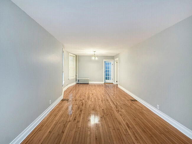 Foto del edificio - 2340 N Tripp Ave