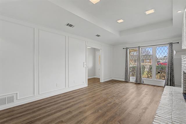 Foto del edificio - 2126 Teakwood Ln