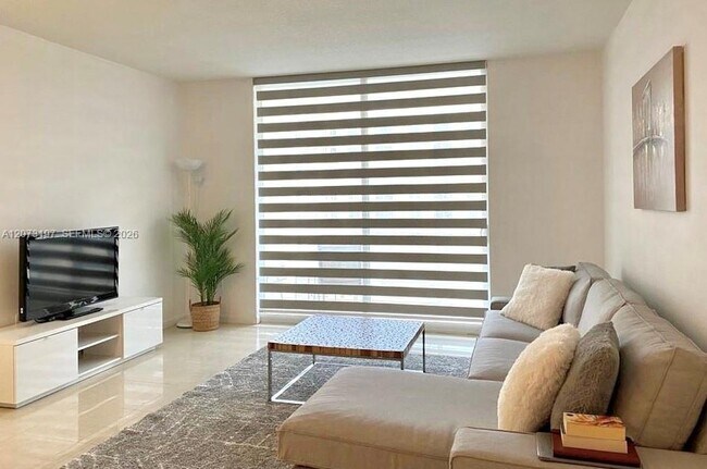 Foto del edificio - 2775 NE 187th St