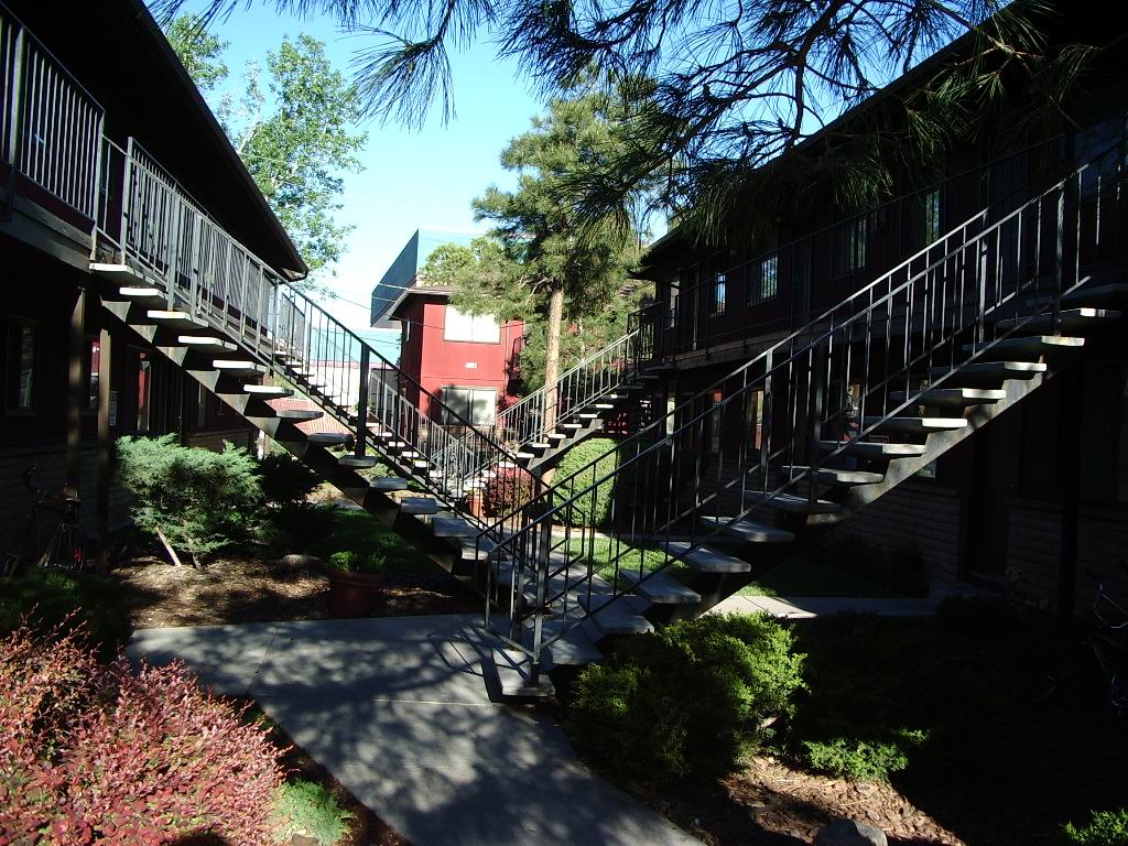 Foto del edificio - Varnum Circle Apartments