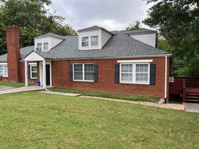 Foto del edificio - 419 Belmont Ave