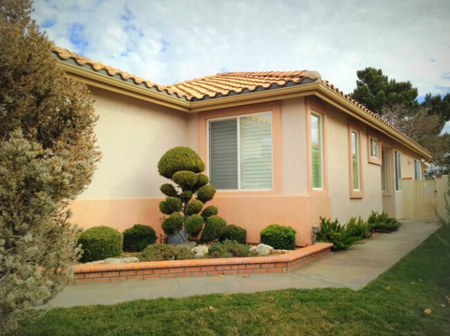 Foto del edificio - 745 Big Spring Dr