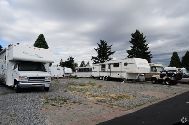 Building Photo - Tip Top Trailer Court