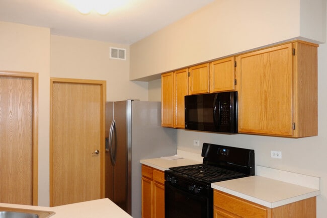 Foto del edificio - 2510 Oak Tree Ln