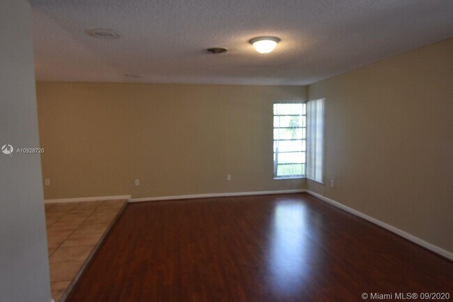 Foto del edificio - 11900 SW 84th Ave