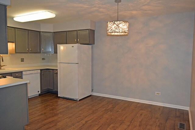 Building Photo - 123 Brewster Ct