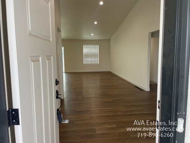 Building Photo - 970 S Coral Pl