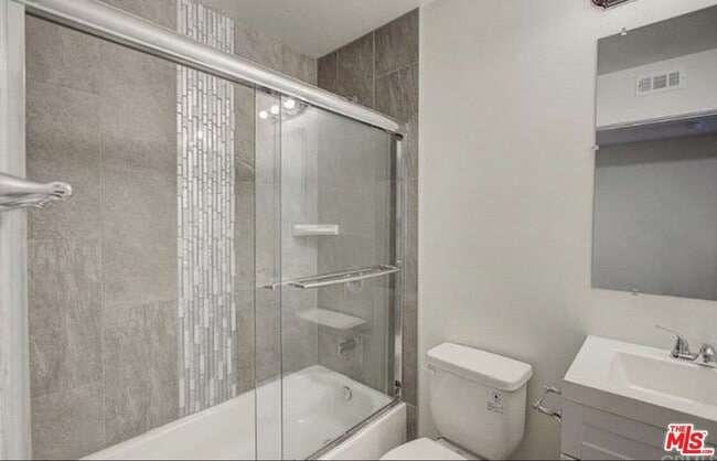 Foto del edificio - 2635 Hauser Blvd