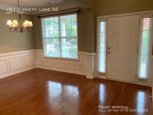 Building Photo - 1613 Vinery Ln
