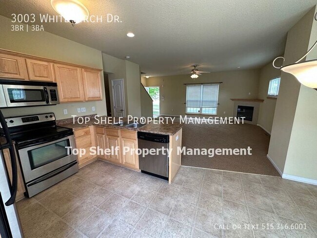 Building Photo - 3 bedroom and 3/2.5 bath Available Soon