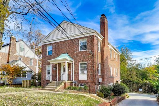 8507 Flower Ave - Unit 4 Takoma Park, MD 20912 - 2 YEAR LEASE SPECIAL - PETS OK! - Large 1 Bed w... - 8507 Flower Ave - Unit 4 Takoma Park, MD 20912 - 2 YEAR LEASE SPECIAL - PETS OK! -  Large 1 Bed w...