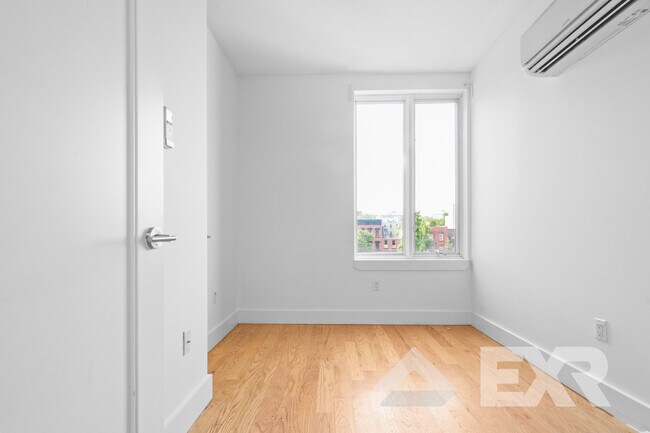 Foto del edificio - 189 Johnson Ave