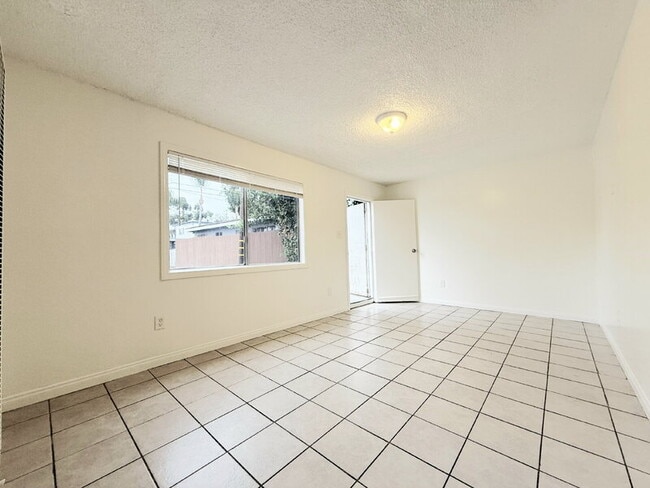 Building Photo - 14041 Orizaba Ave