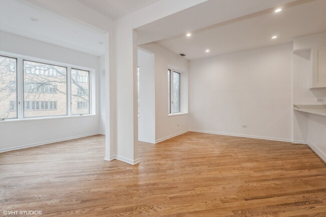 Foto del edificio - 1112 N Oakley Blvd