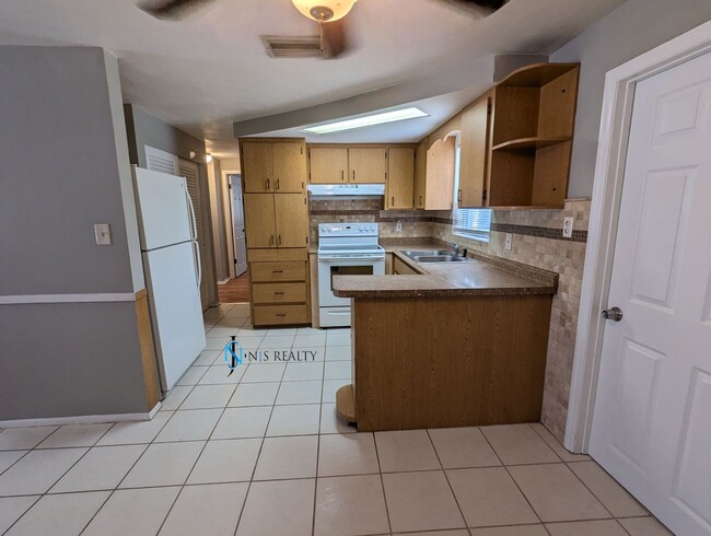 Building Photo - 3544 Harvard Dr