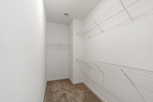 Building Photo - 1726 Donway Dr