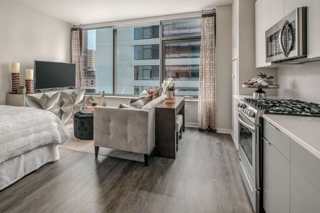 Building Photo - 220 W Harrison St