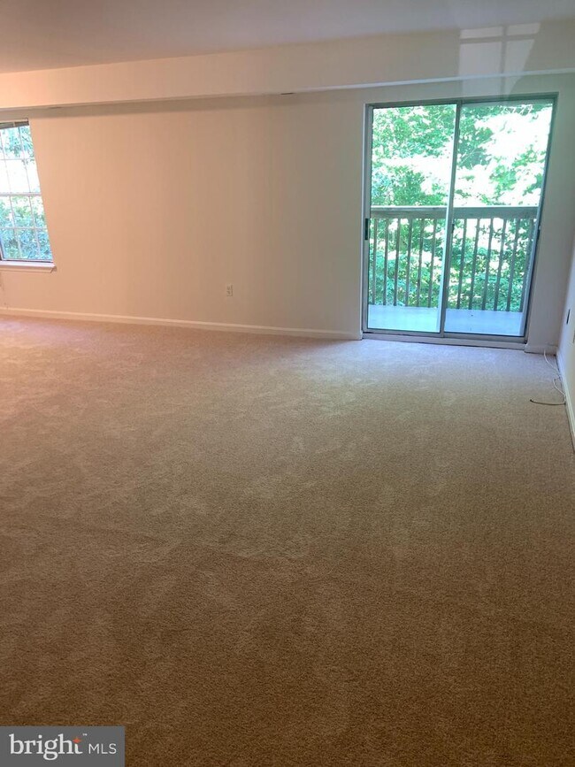 Foto del edificio - 664 Newbridge Ct