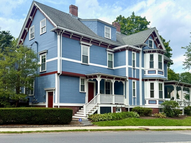 Building Photo - 90 Highland Ave