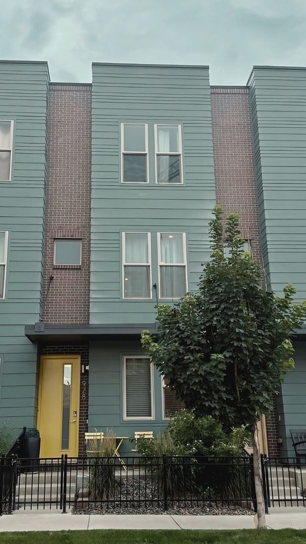 Building Photo - 928 Navajo St