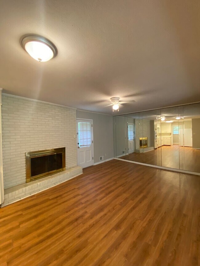 Foto del edificio - 408 4th Ave NE