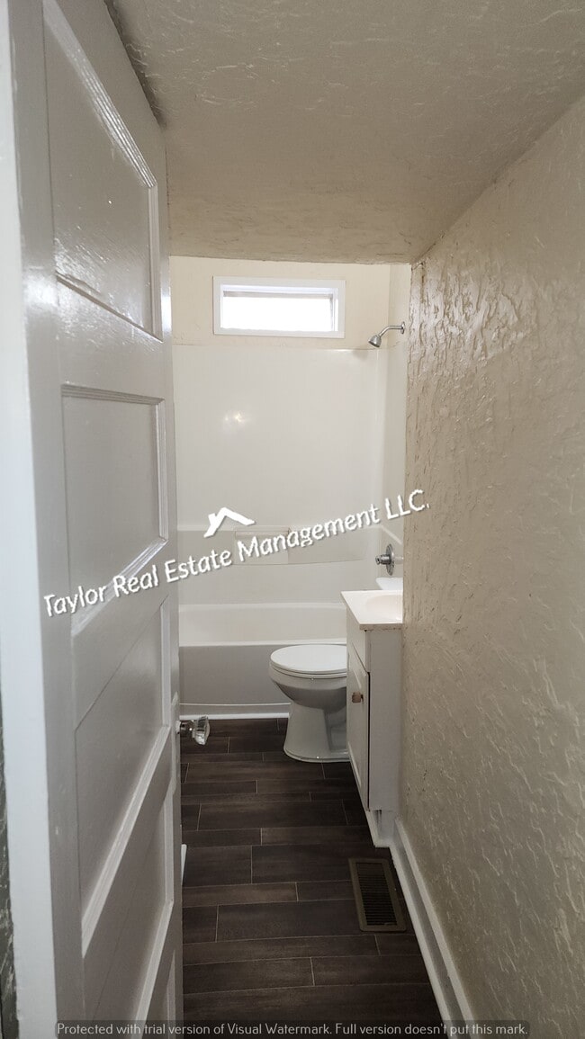 Foto del edificio - 714 Howell St