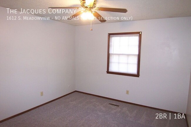 Building Photo - Very Clean 2 Bedroom 1 Bath 1 Car Garage D...