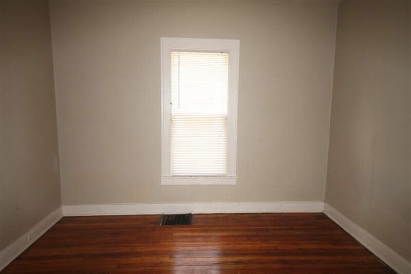 Primary Photo - 661 Crosby St NW