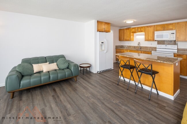 Building Photo - 440 Lewers St