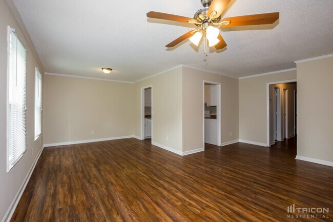 Building Photo - 530 N Royal Tower Dr