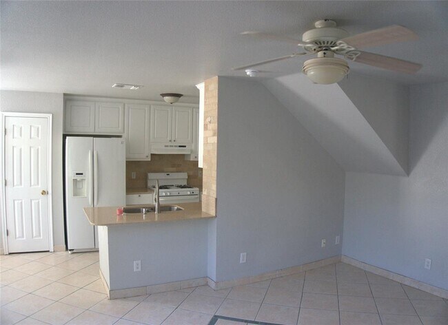 Foto del edificio - 1512 Parkfield Cir