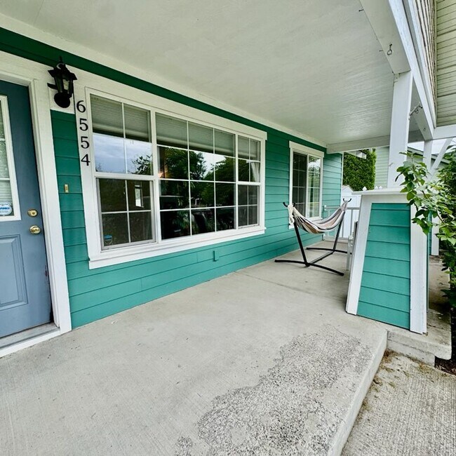 Foto del edificio - Cute 3 bed 2 bath unit for rent!