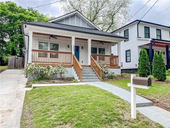 Building Photo - 202 Haygood Ave SE